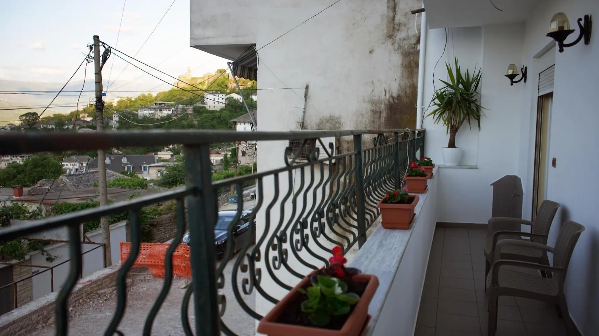 Paris'S Apartment Αργυρόκαστρο 0*,